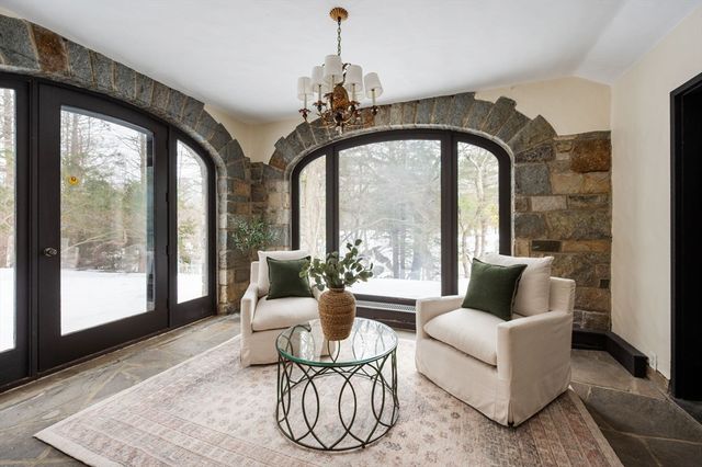 3 Evergreen Ln, Hingham, MA 02043