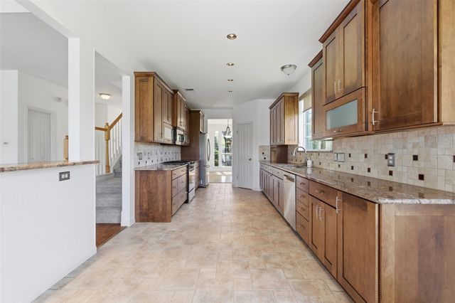 207 Silver Oak DR, Round Rock, TX 78664