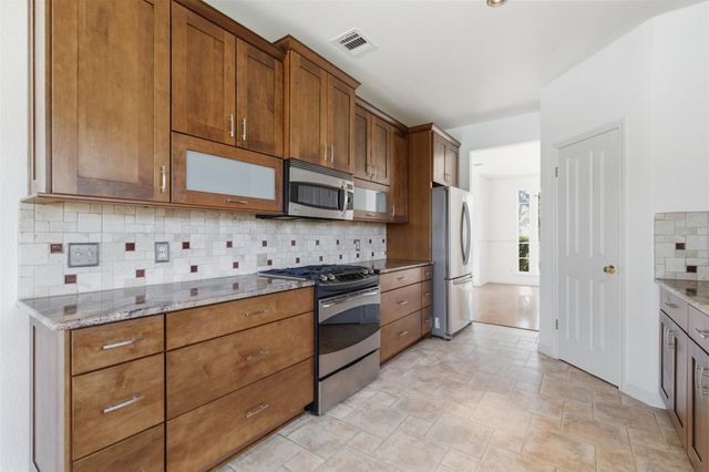 207 Silver Oak DR, Round Rock, TX 78664