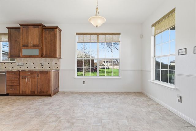 207 Silver Oak DR, Round Rock, TX 78664