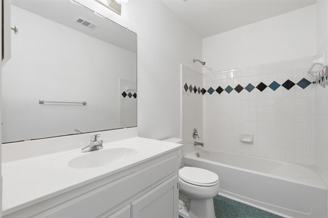 207 Silver Oak DR, Round Rock, TX 78664