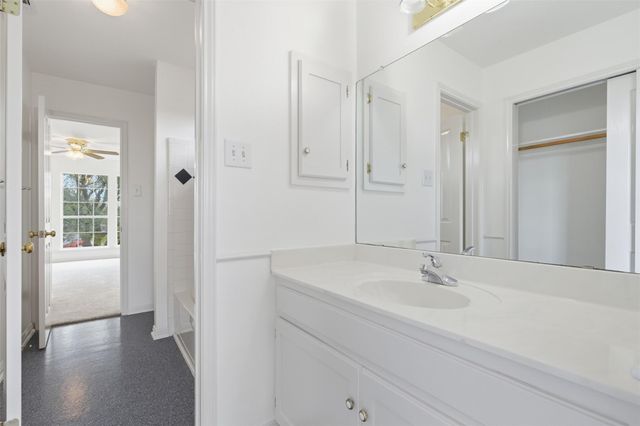 207 Silver Oak DR, Round Rock, TX 78664