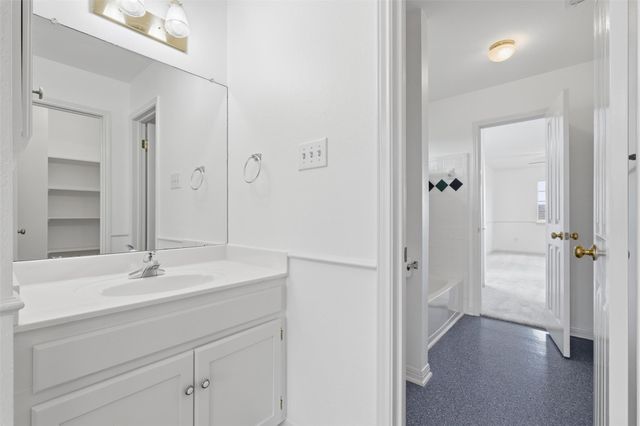 207 Silver Oak DR, Round Rock, TX 78664