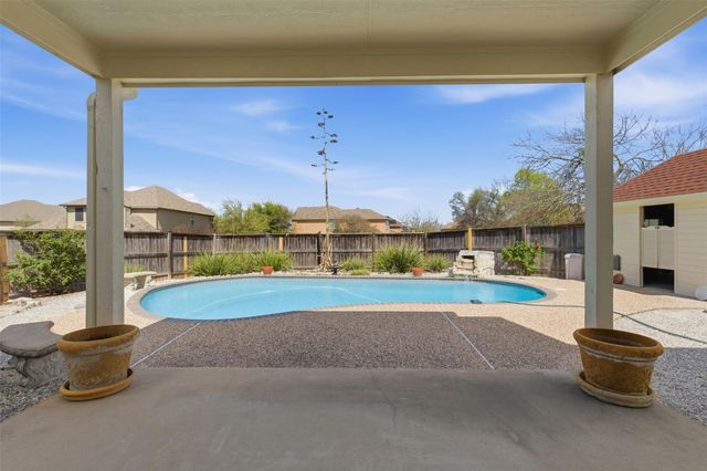 207 Silver Oak DR, Round Rock, TX 78664