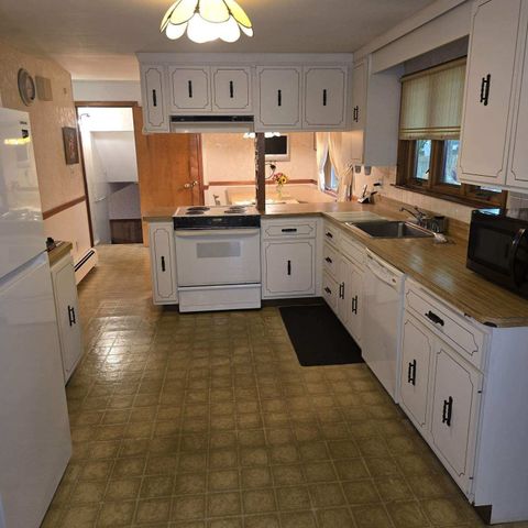 59 Kenelworth Ave, Brockton, MA 02301