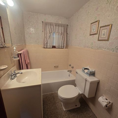 59 Kenelworth Ave, Brockton, MA 02301