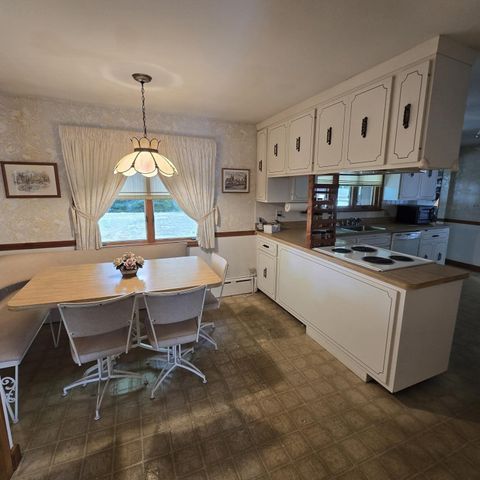 59 Kenelworth Ave, Brockton, MA 02301