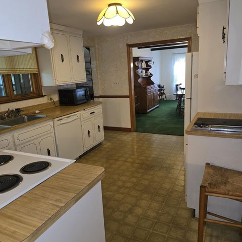 59 Kenelworth Ave, Brockton, MA 02301