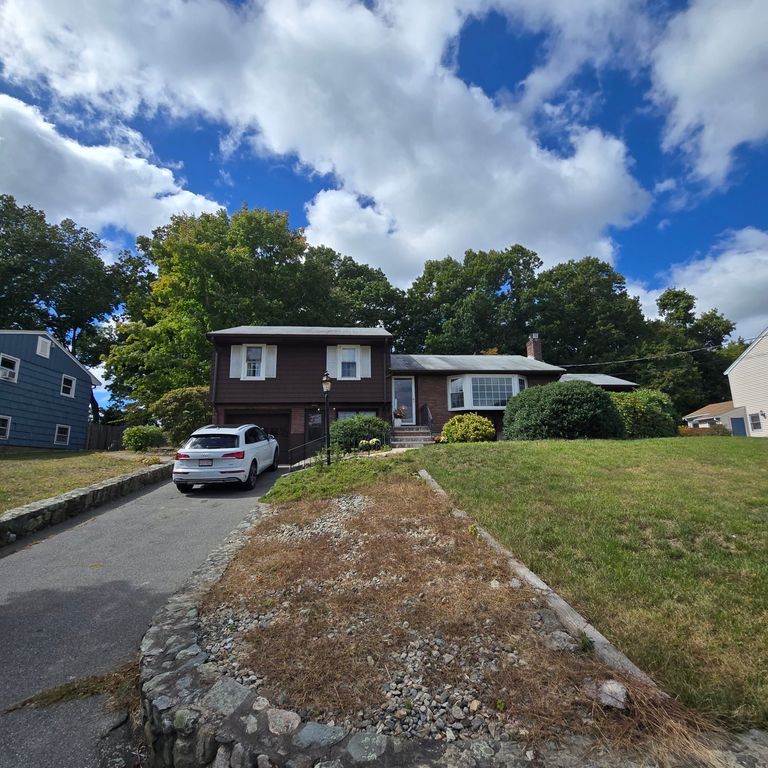 59 Kenelworth Ave, Brockton, MA 02301