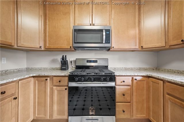 2012 Washington Avenue, St Albans, WV 25177
