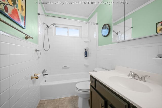 2012 Washington Avenue, St Albans, WV 25177