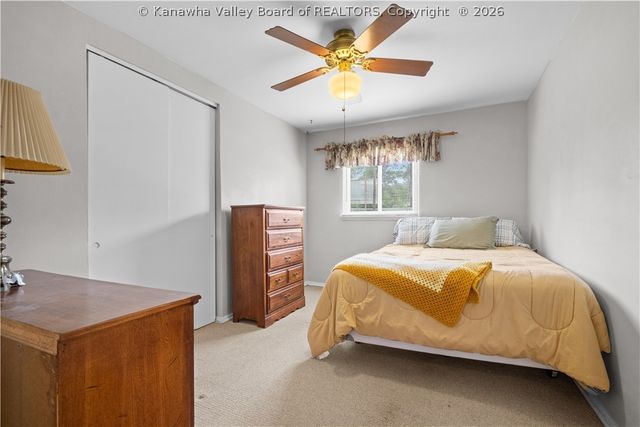 2012 Washington Avenue, St Albans, WV 25177