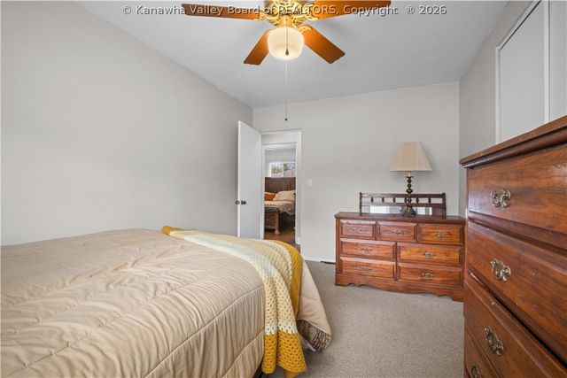2012 Washington Avenue, St Albans, WV 25177