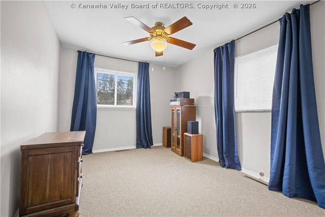 2012 Washington Avenue, St Albans, WV 25177