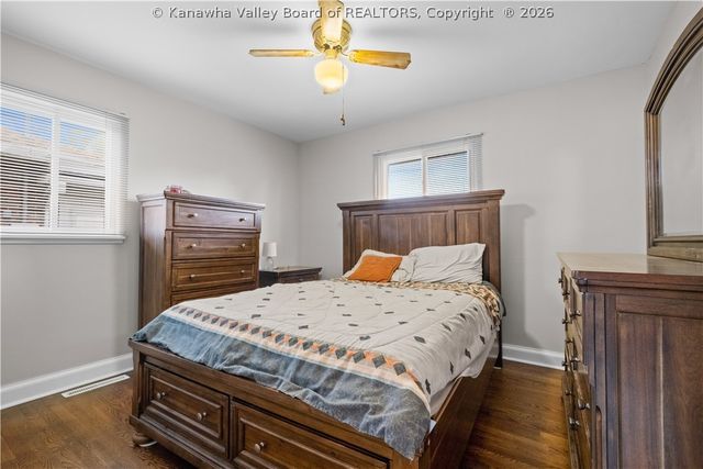 2012 Washington Avenue, St Albans, WV 25177