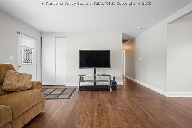 2012 Washington Avenue, St Albans, WV 25177