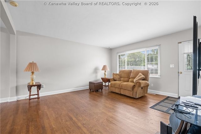 2012 Washington Avenue, St Albans, WV 25177