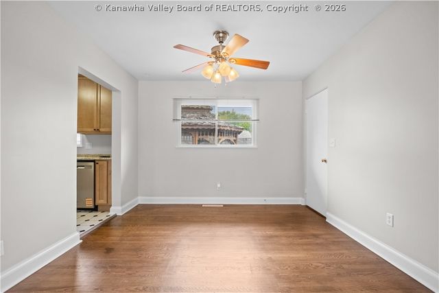 2012 Washington Avenue, St Albans, WV 25177