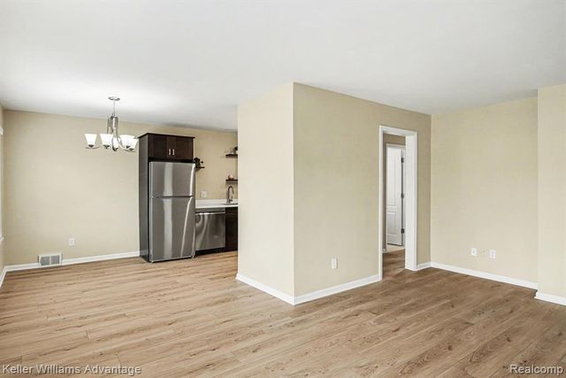 32718 Grand River Avenue C10, Farmington, MI 48336