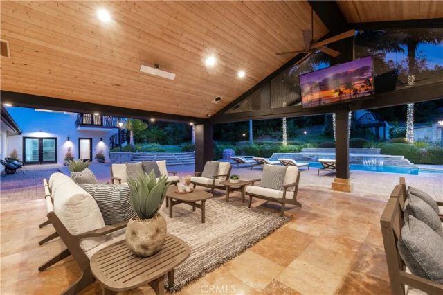 10372 Crawford Canyon Road, North Tustin, CA 92705