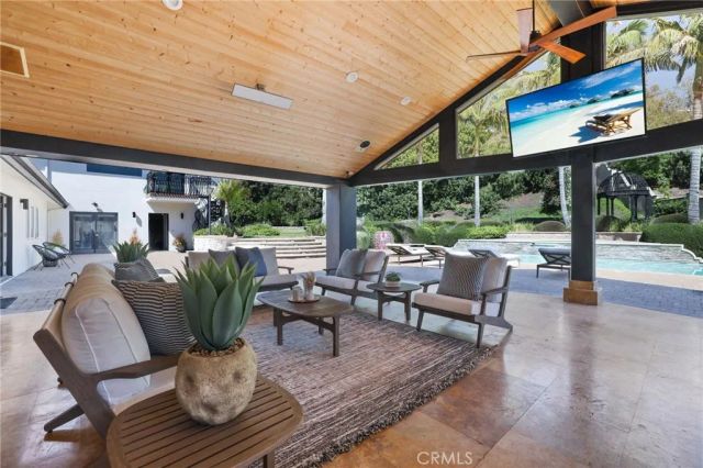 10372 Crawford Canyon Road, North Tustin, CA 92705