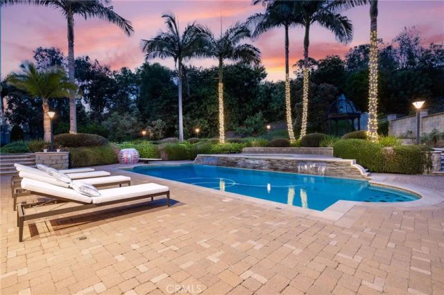 10372 Crawford Canyon Road, North Tustin, CA 92705