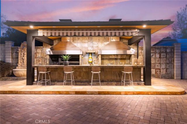 10372 Crawford Canyon Road, North Tustin, CA 92705