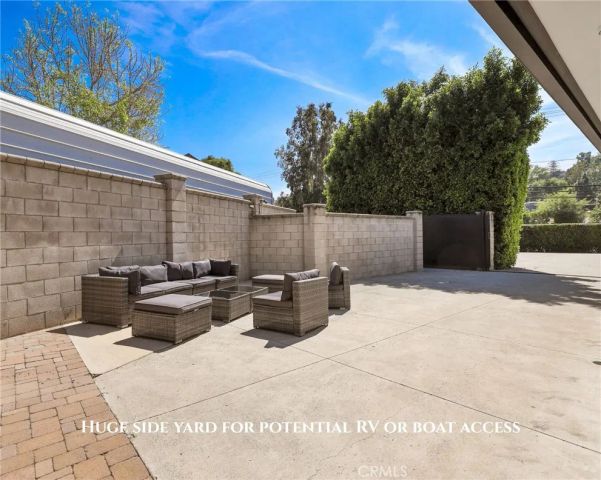 10372 Crawford Canyon Road, North Tustin, CA 92705