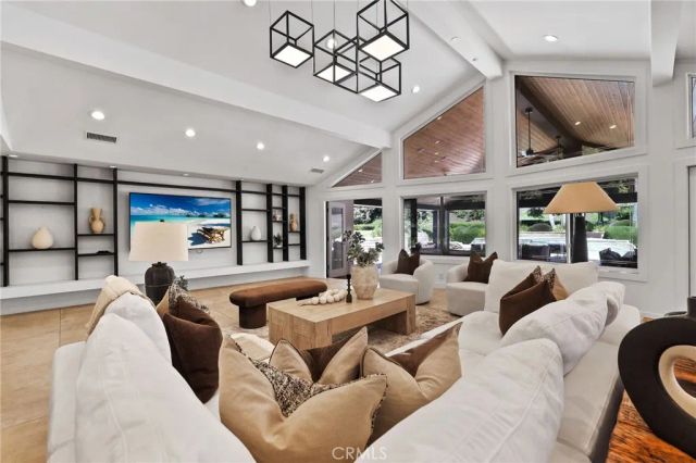 10372 Crawford Canyon Road, North Tustin, CA 92705