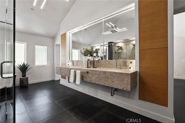 10372 Crawford Canyon Road, North Tustin, CA 92705