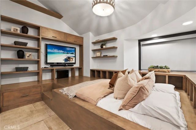 10372 Crawford Canyon Road, North Tustin, CA 92705