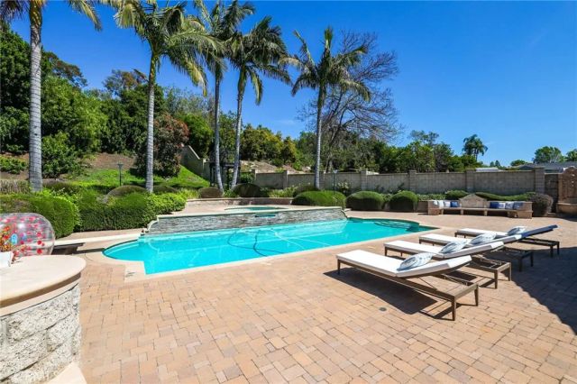 10372 Crawford Canyon Road, North Tustin, CA 92705