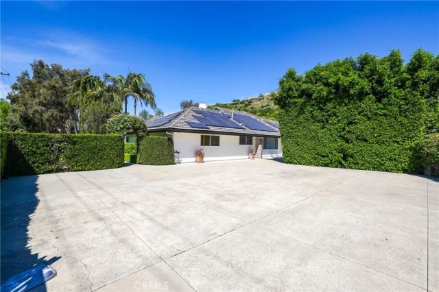 10372 Crawford Canyon Road, North Tustin, CA 92705