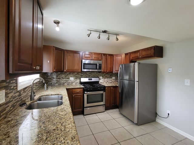 50 Oakhurst Road, Matteson, IL 60443
