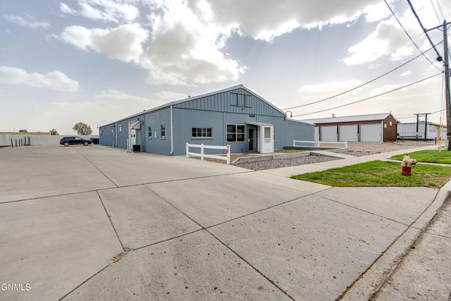 2521 Railroad Avenue, Bismarck, ND 58501 property photo