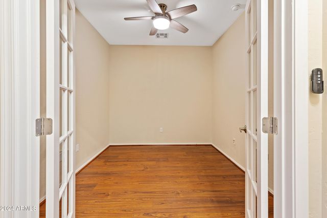 2256 E HUNTINGTON Drive, Phoenix, AZ 85040