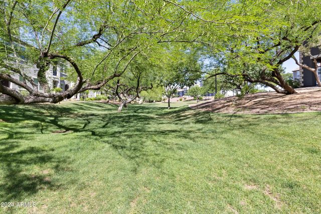 2256 E HUNTINGTON Drive, Phoenix, AZ 85040