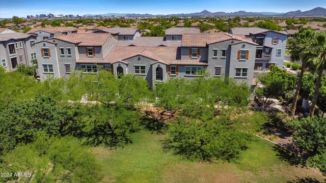 2256 E HUNTINGTON Drive, Phoenix, AZ 85040