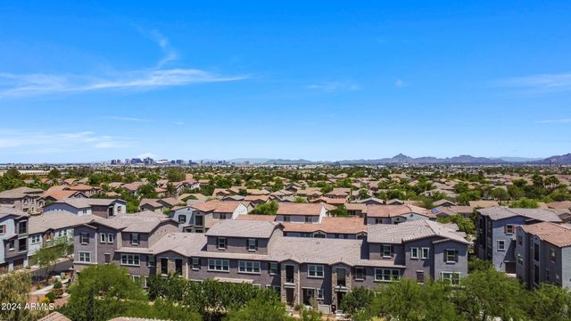 2256 E HUNTINGTON Drive, Phoenix, AZ 85040