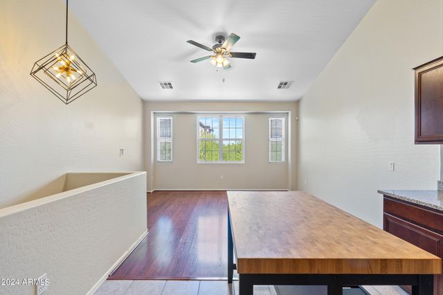2256 E HUNTINGTON Drive, Phoenix, AZ 85040