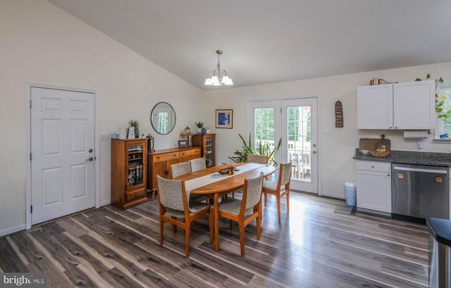 1099 HIGH TOP RD, Linden, VA 22642