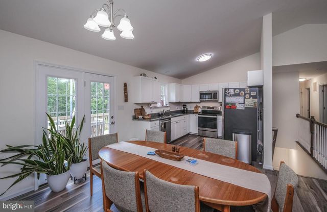 1099 HIGH TOP RD, Linden, VA 22642