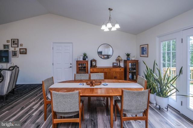 1099 HIGH TOP RD, Linden, VA 22642
