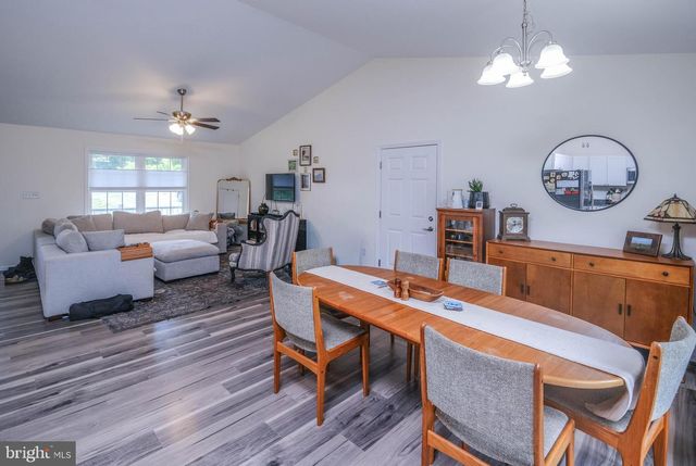 1099 HIGH TOP RD, Linden, VA 22642