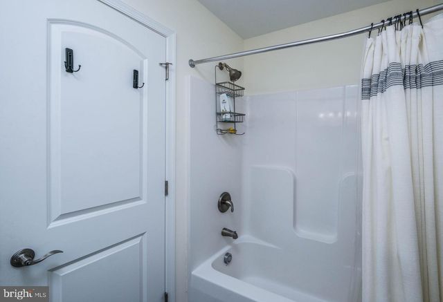 1099 HIGH TOP RD, Linden, VA 22642
