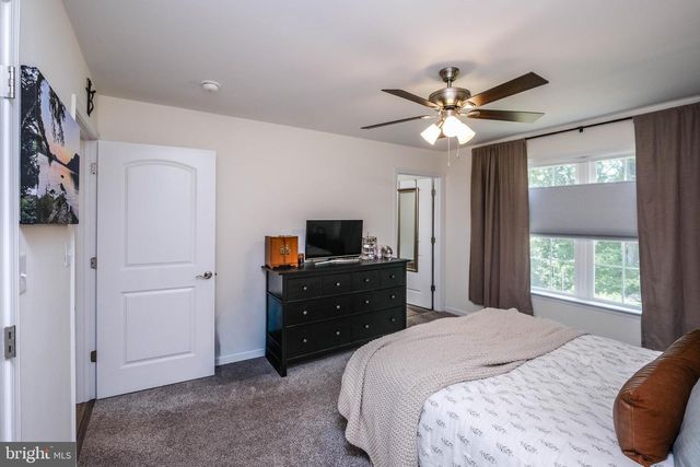 1099 HIGH TOP RD, Linden, VA 22642