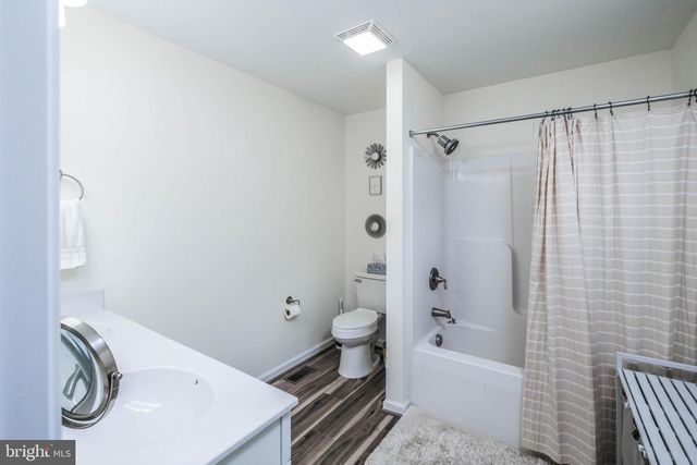 1099 HIGH TOP RD, Linden, VA 22642