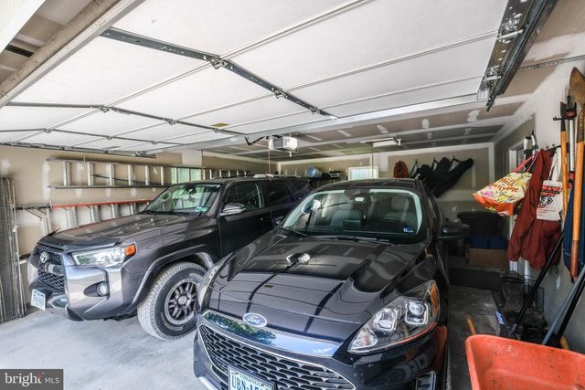 1099 HIGH TOP RD, Linden, VA 22642