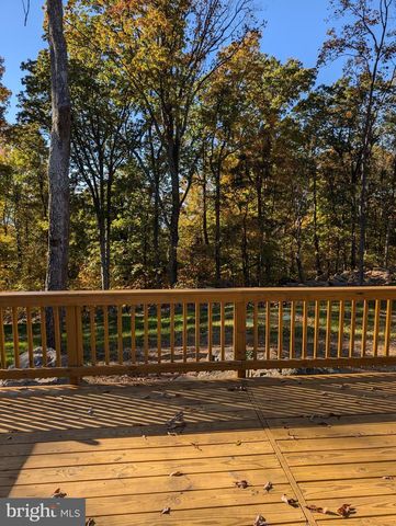 1099 HIGH TOP RD, Linden, VA 22642