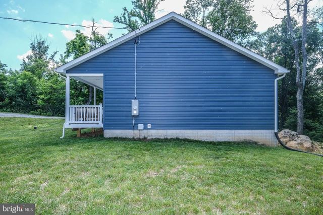 1099 HIGH TOP RD, Linden, VA 22642